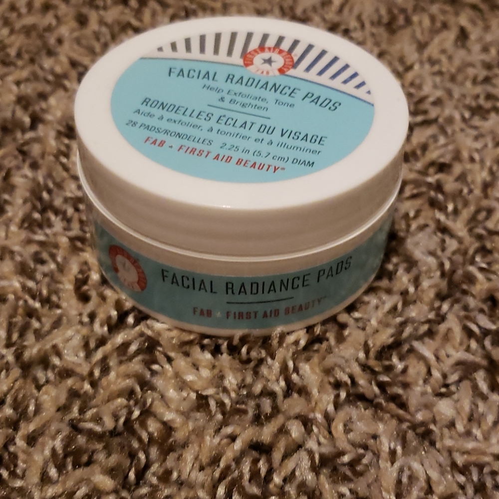 Facial radiance pads